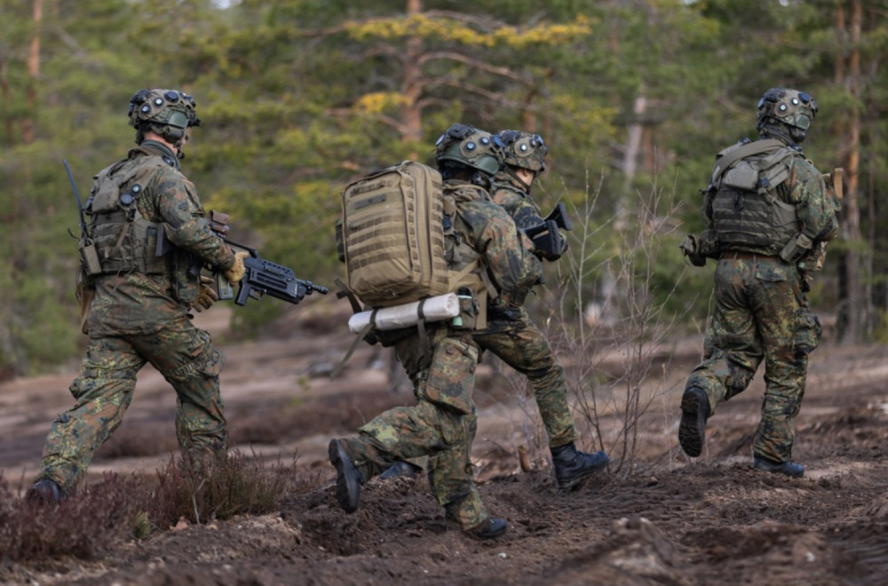Vojske su na granicama; Ponavlja se Ukrajina?