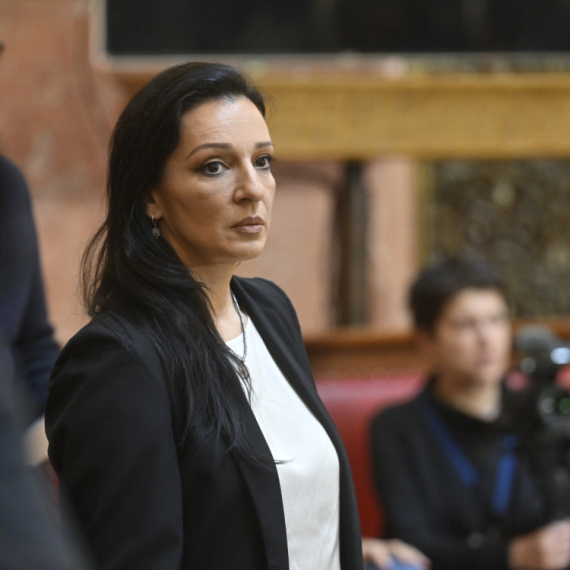 Sukob na Šolakovoj televiziji; Marinika odbrusila novinarki: Kome da se sklonimo? Lomparu i Bakiću? VIDEO