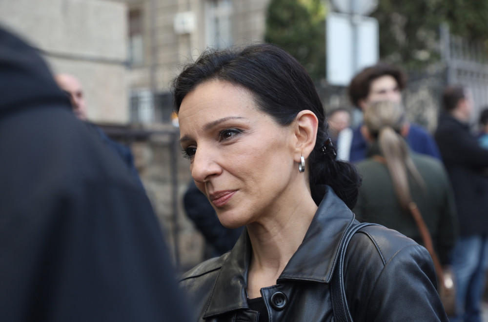 Opozicija krenula sa lažima; Ako su počeli sa snimanjem nakon pucnja, odakle im snimak pre pucnja?