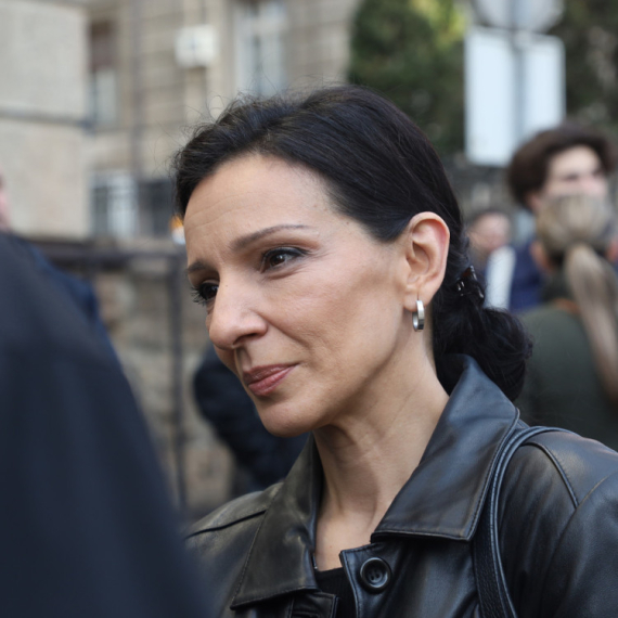 Opozicija krenula sa lažima; Ako su počeli sa snimanjem nakon pucnja, odakle im snimak pre pucnja?