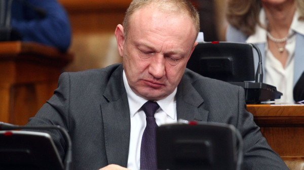 Đilas u skupštini traži da Srbija otme NIS Rusima; Zaboravlja da ga je on prodao 2008. godine