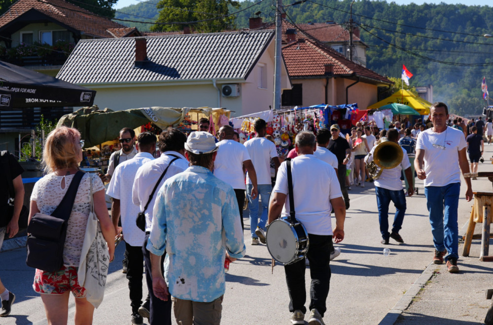 Ovo je bio najposećeniji Sabor trubača u poslednjih pet godina: Guča čista posle 100.000 posetilaca