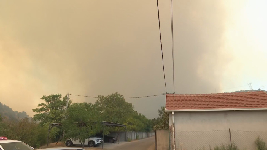 Stravične slike iz Crne Gore; Na desetine vatrogasaca na terenu: Došli su i rekli nam da napustimo kuće FOTO