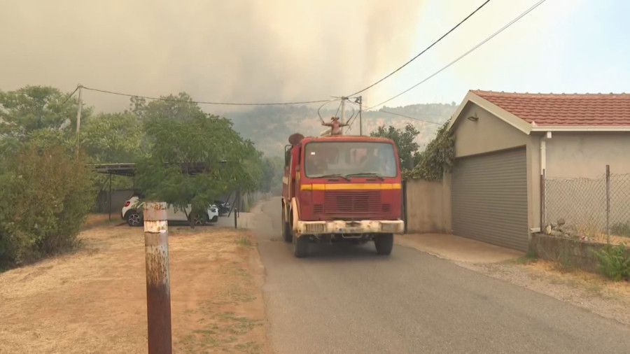 Stravične slike iz Crne Gore; Na desetine vatrogasaca na terenu: Došli su i rekli nam da napustimo kuće FOTO