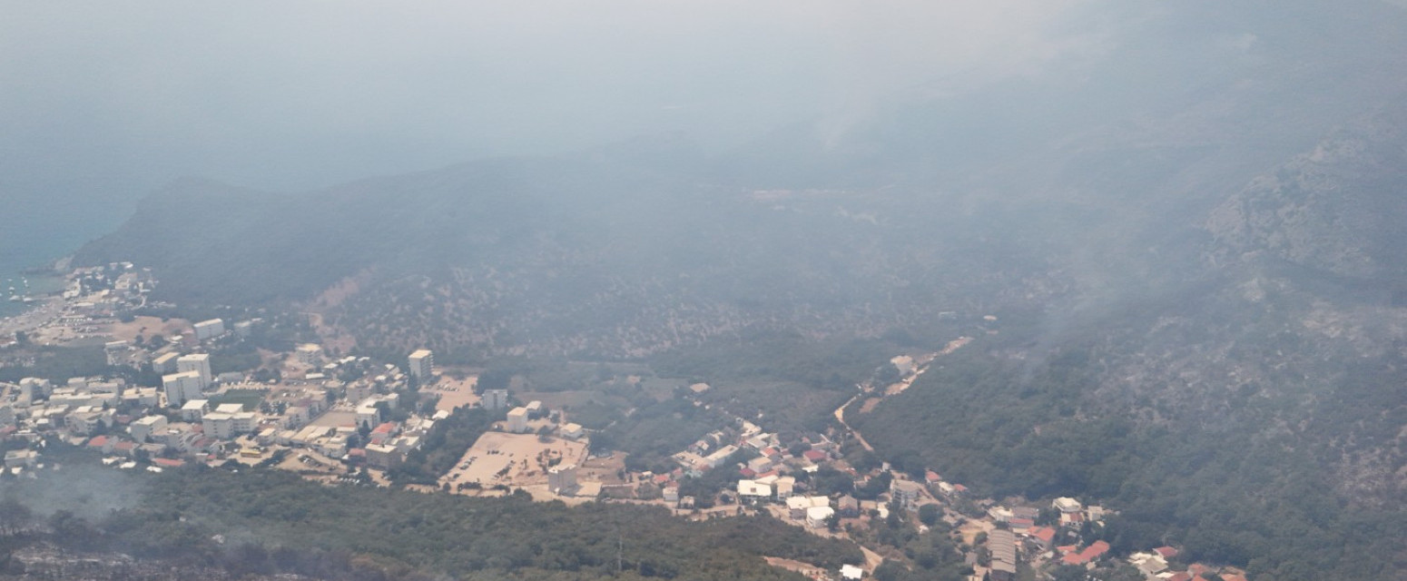 Požari bukte, dim se širi plažama u Crnoj Gori: Važne informacije za turiste FOTO/VIDEO