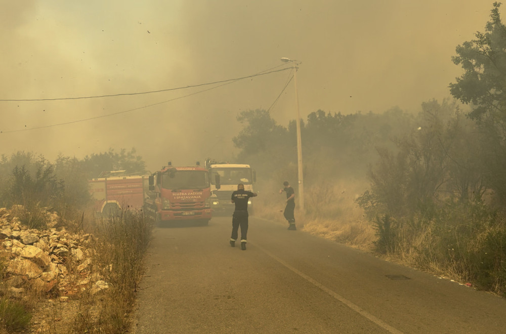 Paklena noć u Crnoj Gori: Vojska na prvoj liniji fronta FOTO