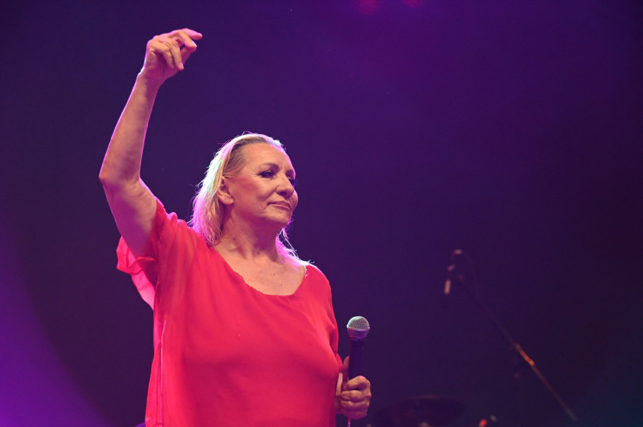 Vesna Zmijanac izašla iz bolnice posle operacije