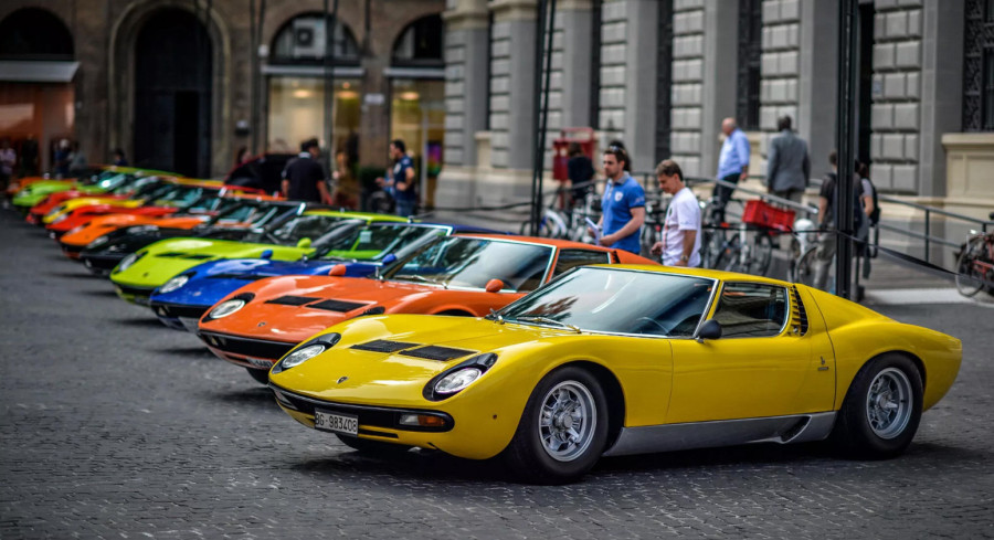 Neverovatna priča iz Njujorka: Čovek 40 godina krio Lamborghini u svom stanu VIDEO