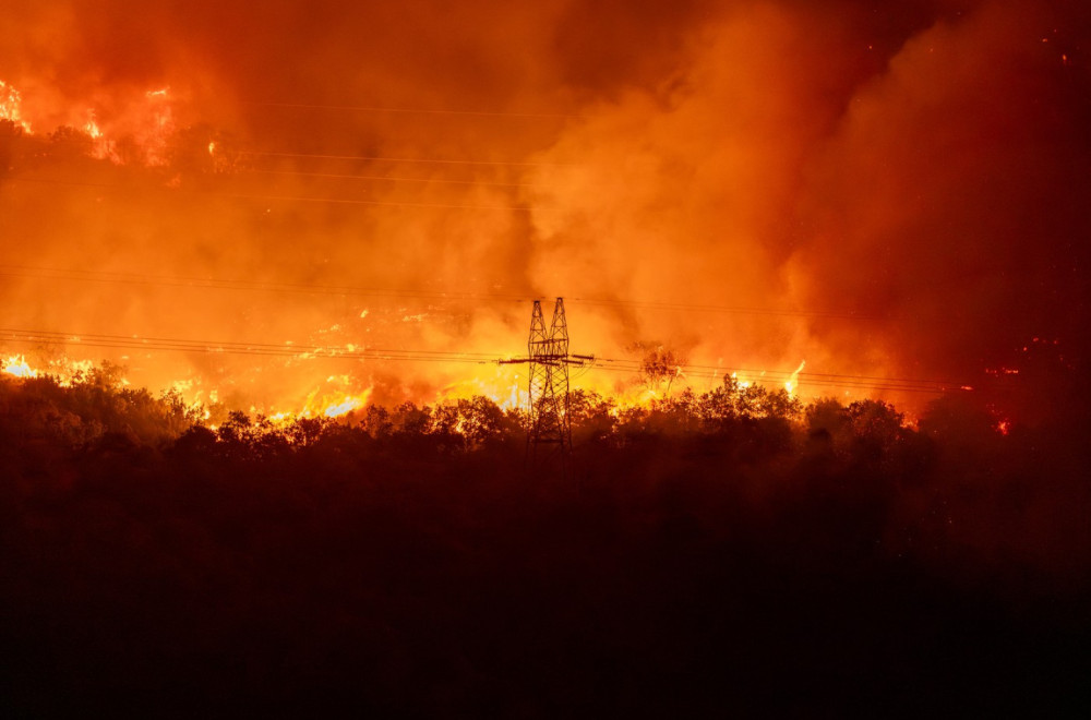 Razorni požari širom zemlje; Vatra guta sve pred sobom; "Situacija nije dobra"; Ugrožene kuće FOTO/VIDEO