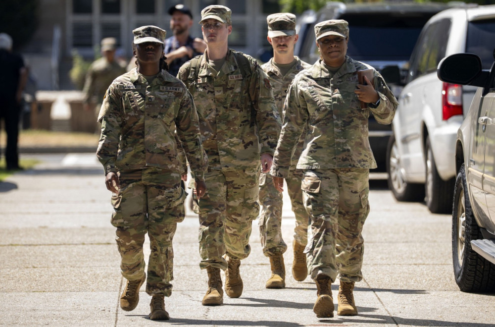 Vojska stigla u prestonicu VIDEO