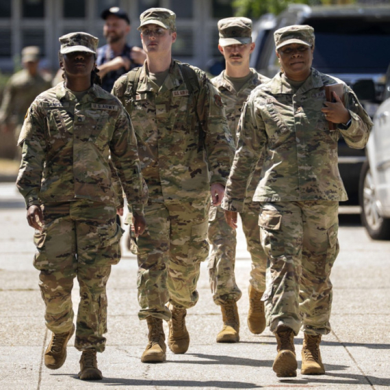 Demokrate i republikanci u "ratu"; Vojska stigla u Čikago