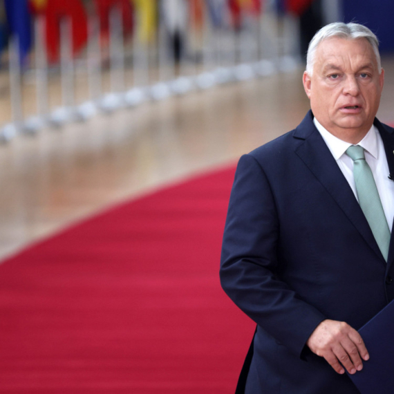 Orban: Ko podržava Ukrajinu, podržava rat; "Ako stavite pištolj na sto, pre ili kasnije će opaliti"