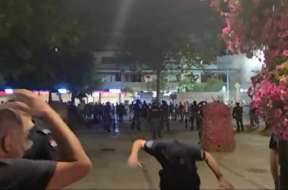 Opet prave haos: Napadnut policajac u Bačkoj Palanci VIDEO