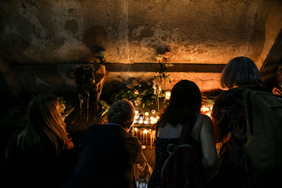 Beograđani odali počast Gabi Novak na Terazijama FOTO