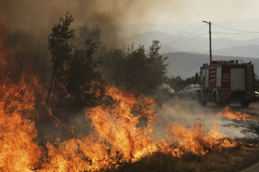 U Crnoj Gori i dalje kritično: Teška noć, branili smo kuće FOTO