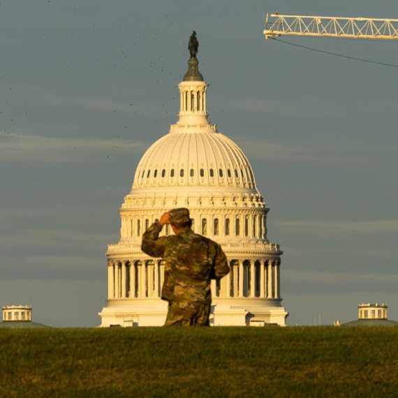 Guverner Ilinoisa rekao "NE" Trampu