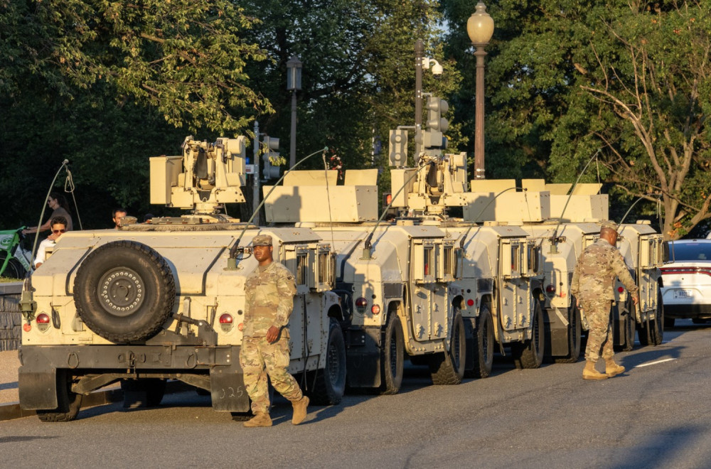 Rat na ulicama Amerike; Tramp poslao "gorile"; Snimci su užasni VIDEO