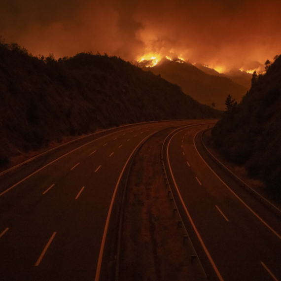 Veliki požar pod Avalom: Sumnja se da ima nastradalih, sve službe na terenu
