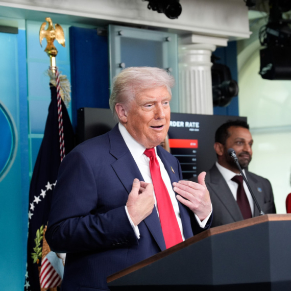 Predstavljen novi portret Donalda Trampa; ljude šokirao jedan detalj: "Ma šta je ovo?" FOTO