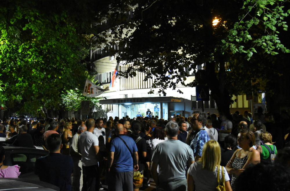 Palo priznanje na opozicionoj televiziji: Protesti su propali VIDEO