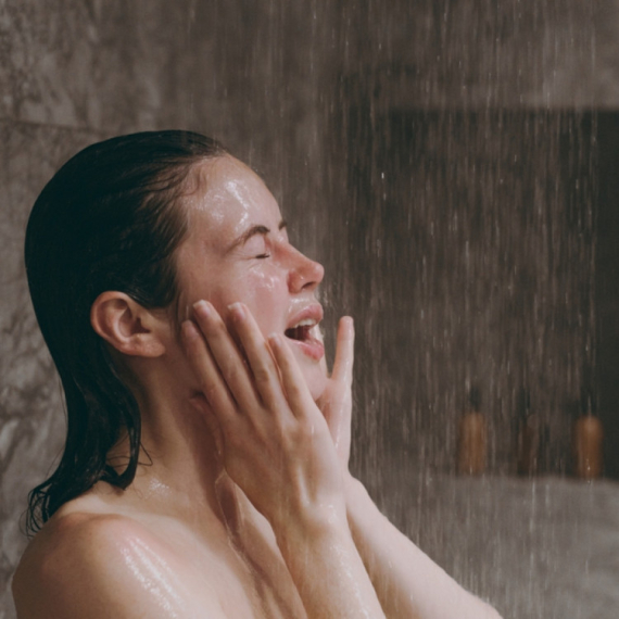 Tuširanje hladnom vodom ima mnoge benefite, ali jedna grupa ljudi bi ovo moralo da izbegava