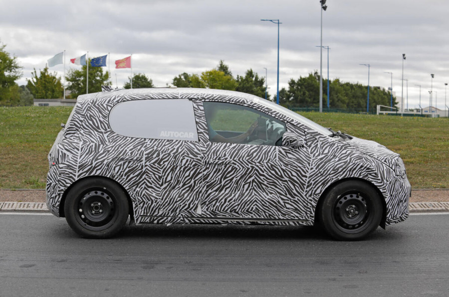 Prve fotografije: Renault Twingo prototip na ulicama! FOTO