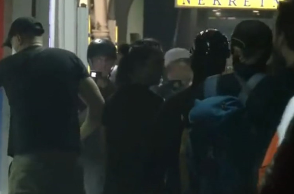 N1 potvrdila: Blokaderi napali pirotehnikom policiju i pristalice SNS VIDEO