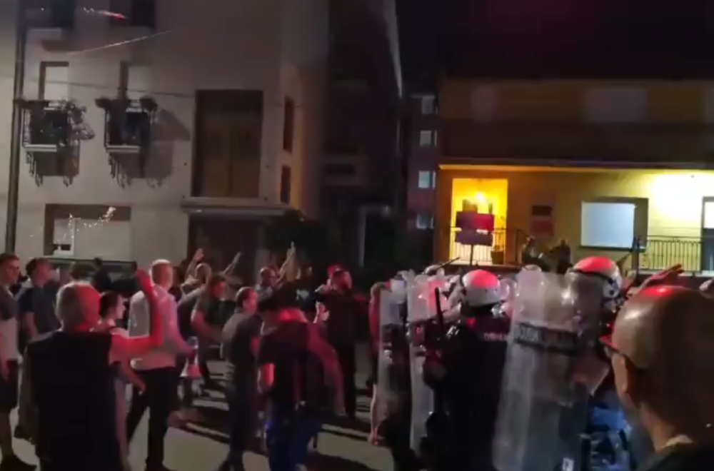 EKSKLUZIVNI SNIMCI: Brutalno nasilje blokadera u Valjevu, linčovali policiju VIDEO