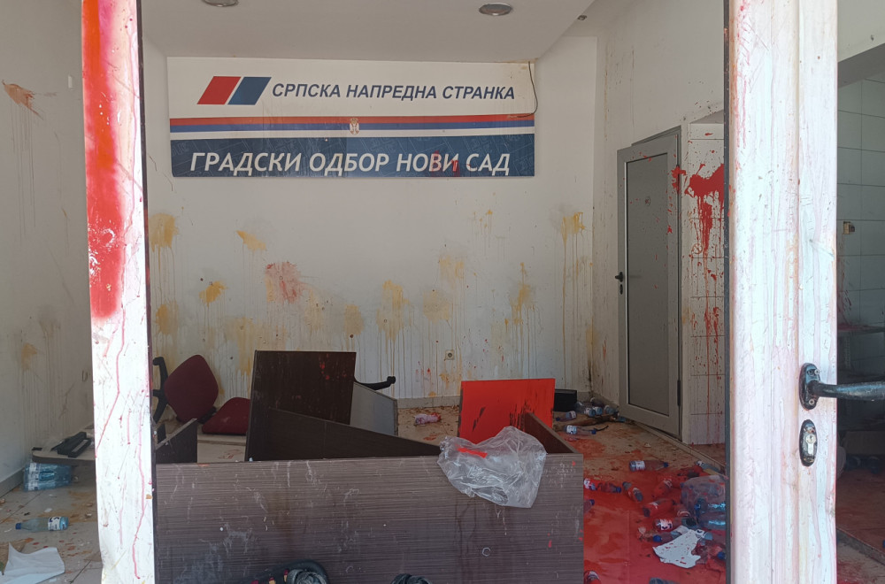 Vučić o uništavanju prostorija SNS: "Gore sam se osećao nego kada su mi ustaše palile kuću `92. u Čipuljiću"