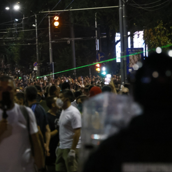 Brnabić: Blokaderi panično odbili Vučićev poziv na debatu, a išli su na noge strancima u Strazbur