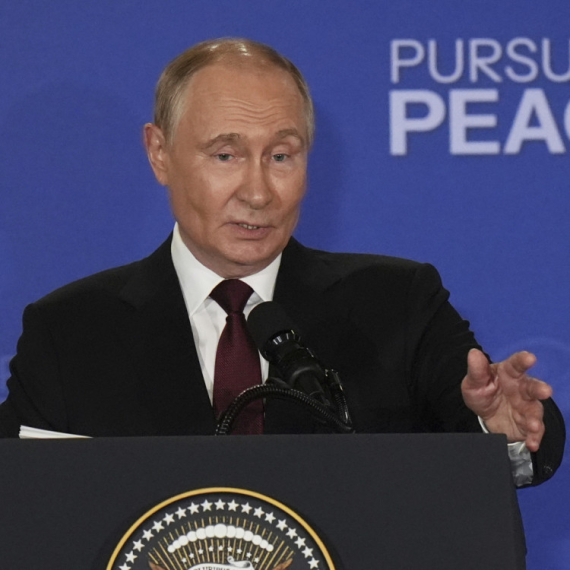 Biološki ostaci Vladimira Putina čuvaju se u koferu, a razlog je urnebesan FOTO