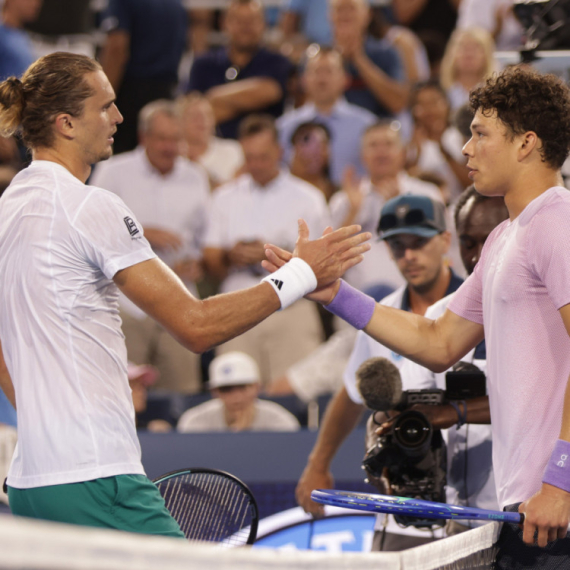 Bruka na domaćem terenu – Zverev "zgazio" Šeltona, sledi Alkaras! VIDEO