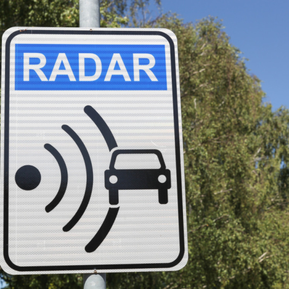 Švajcarska kaznila vozača sa 95.500 evra – prekoračio dozvoljenu brzinu za 27 km/h