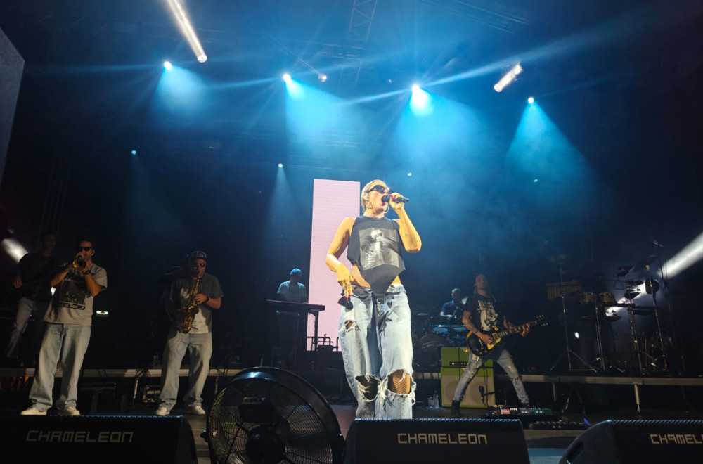 Senidah i Zoster zapalili publiku