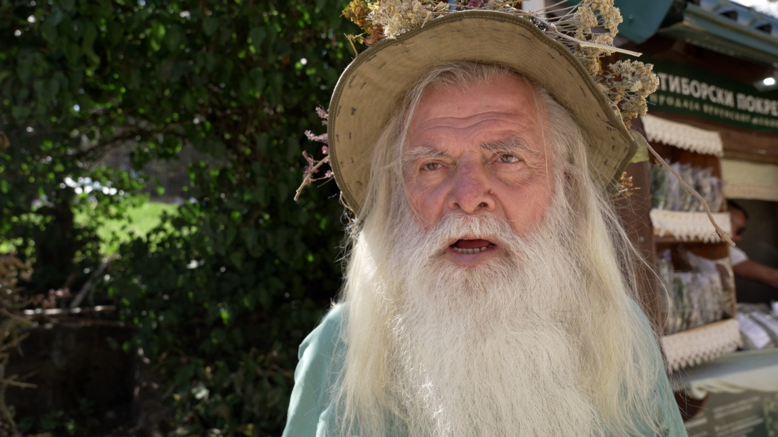 Ne gleda u sat i u kalendar, živi samo u skladu sa prirodom: Zlatiborski gorštak čuveni je travar FOTO