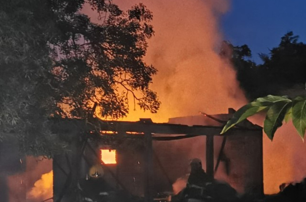 Radnici komunalnog preduzeća skupili preko 300.000 dinara pomoći za porodice čiji su domovi uništeni u požaru