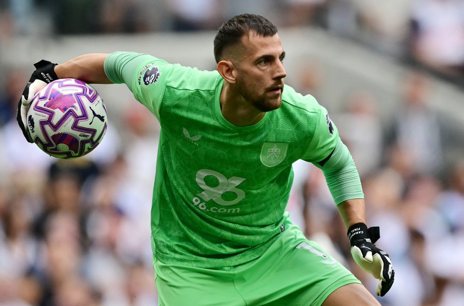 Golman Barnlija prva "žrtva" novog pravila Premijer lige