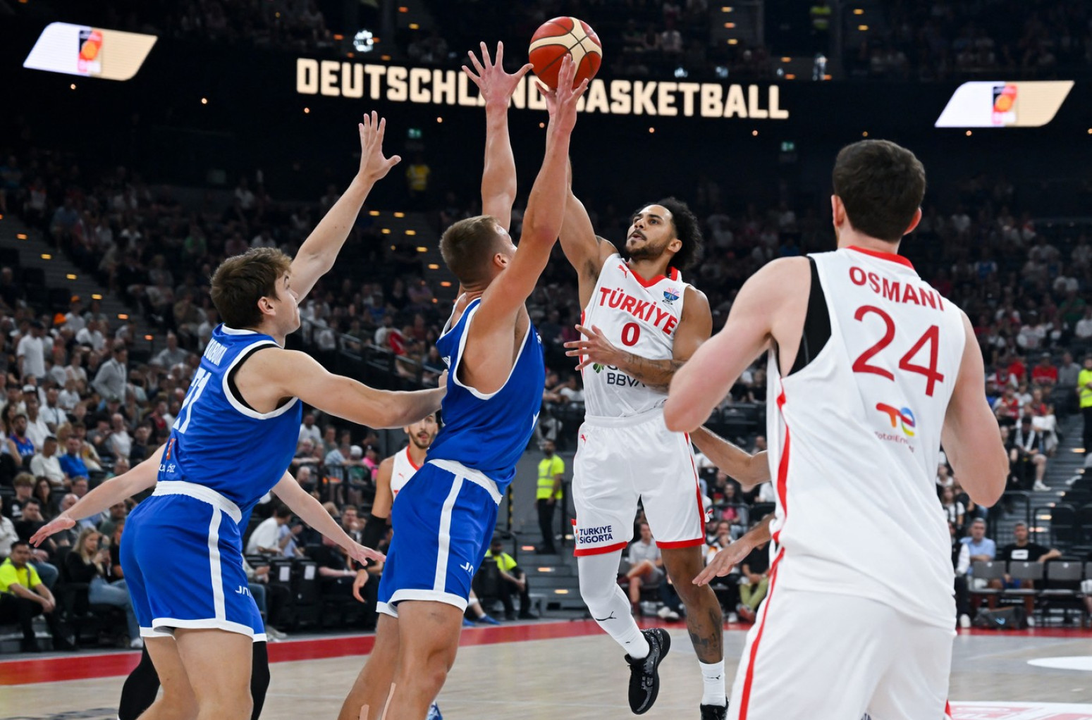 Turci prejaki za Češku