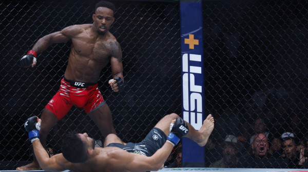 Spektakularno i brutalno: Nokaut o kom priča ceo svet VIDEO