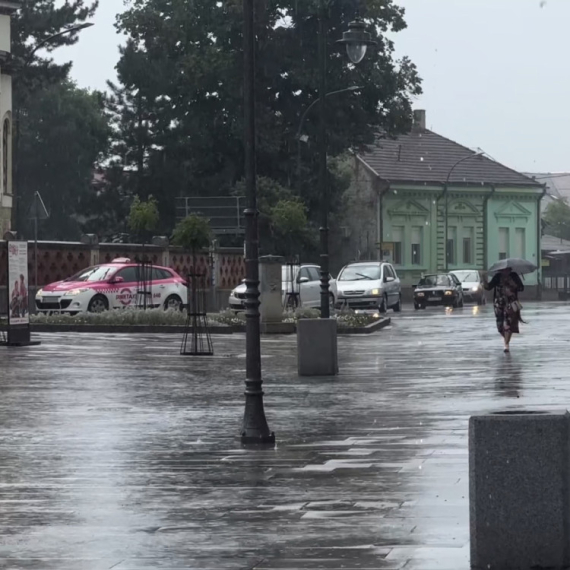 Grom izazvao saobraćajni kolaps u gradu; Važan apel za sve vozače
