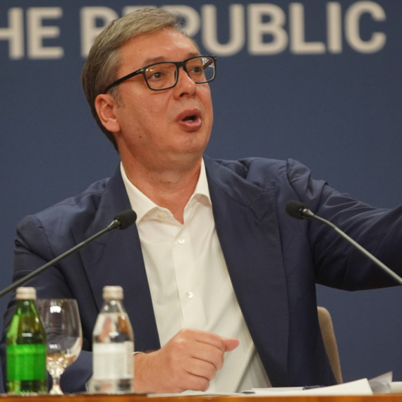 Vučić pozvao na razgovor još u februaru, rektor ostao nem – ali zato javnost bruji FOTO