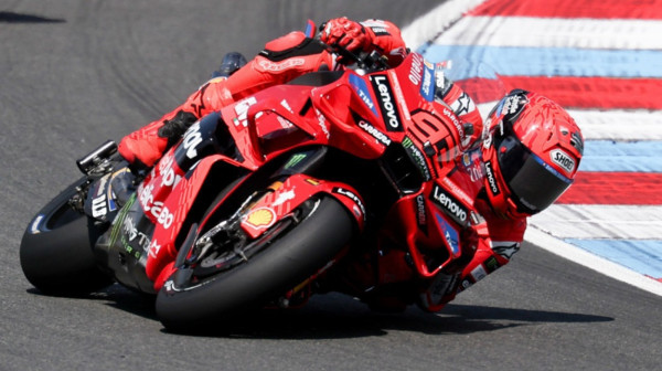 Markes osvojio Austriju – debitant režirao spektakl