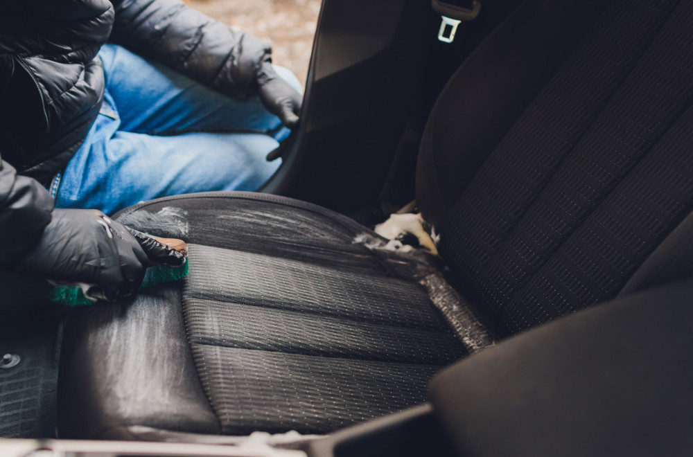 Vaš auto je prljaviji od WC šolje i pun bakterija: Evo koji delovi su najprljaviji