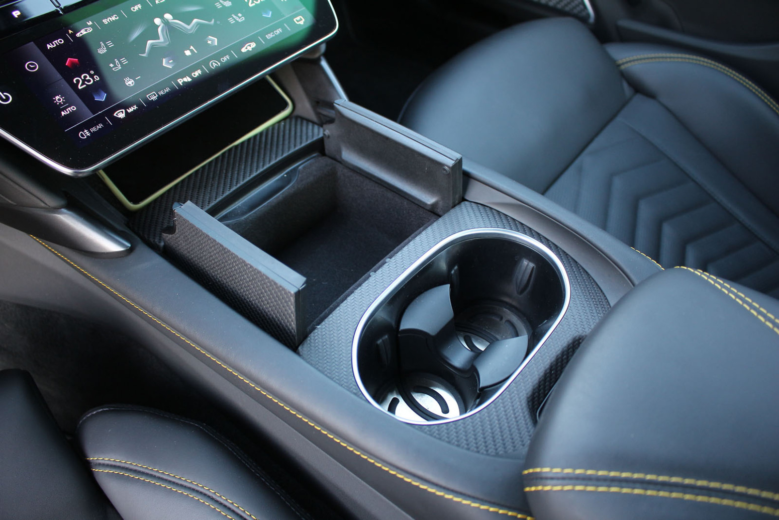 Test: Maserati GranTurismo Trofeo – Neptunova prevlast