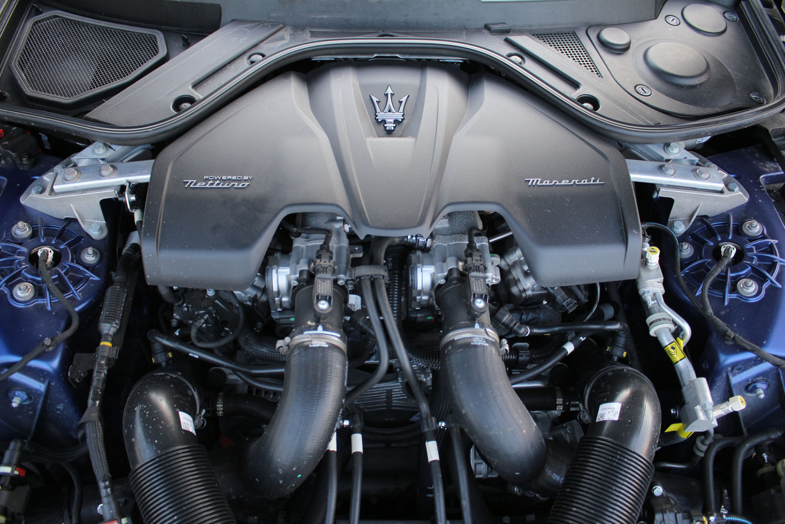 Test: Maserati GranTurismo Trofeo – Neptunova prevlast