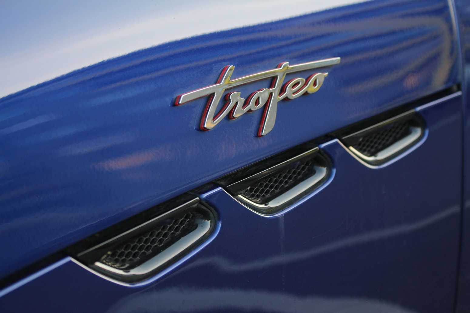 Test: Maserati GranTurismo Trofeo – Neptunova prevlast