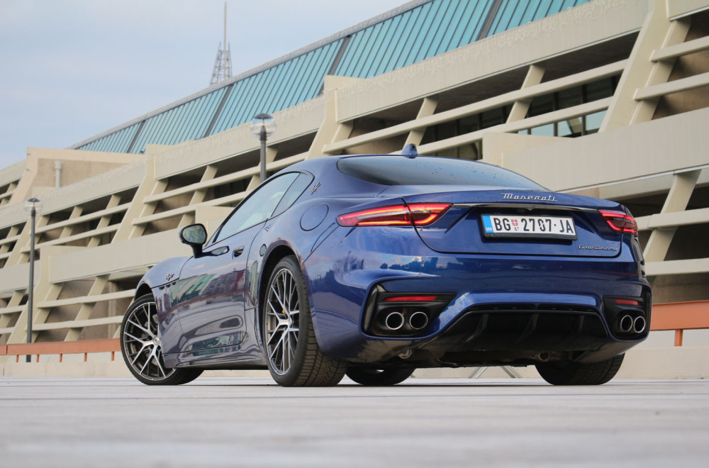 Test: Maserati GranTurismo Trofeo – Neptunova prevlast