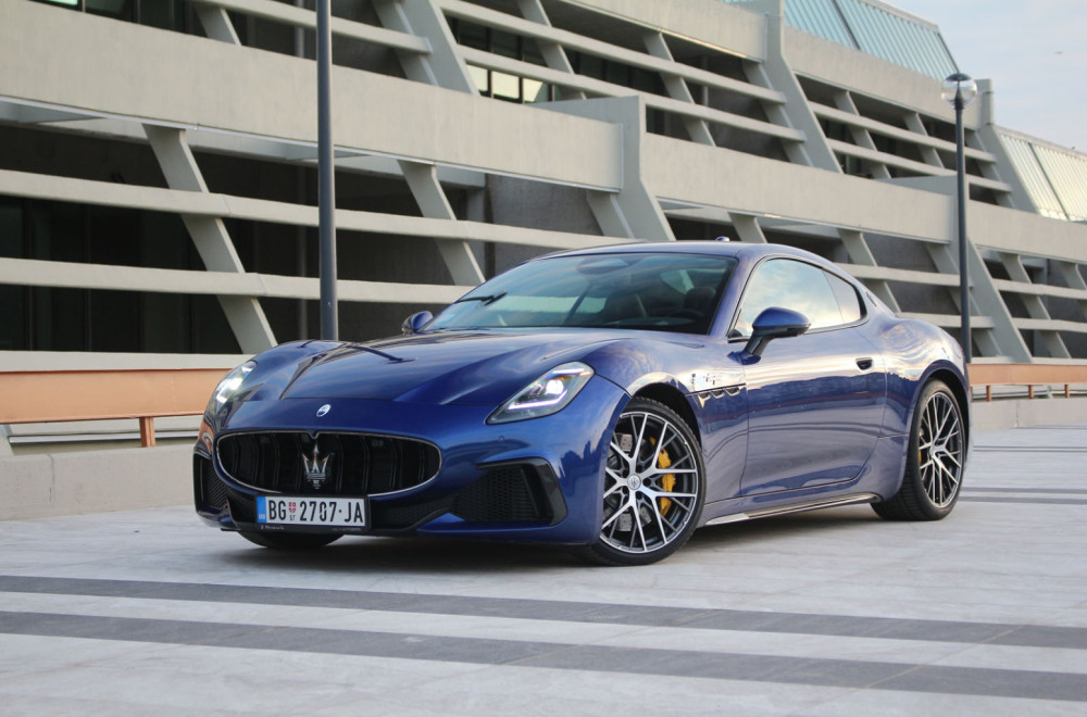 Test: Maserati GranTurismo Trofeo – Neptunova prevlast