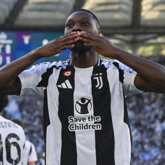 Kolo Muani "očajnički" želi da se vrati u Juve i "zapečati" sudbinu Vlahovića