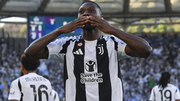 Kolo Muani "očajnički" želi da se vrati u Juve i "zapečati" sudbinu Vlahovića